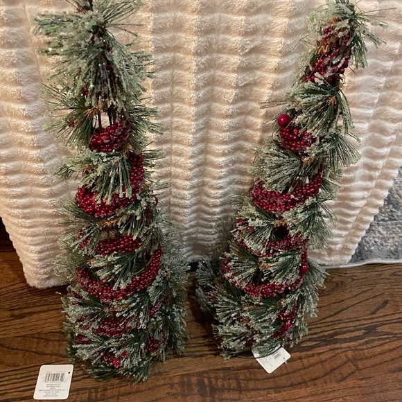 Christmas Tree Table Décor (set of 2) (FINAL PRICE) - Picture 4 of 9